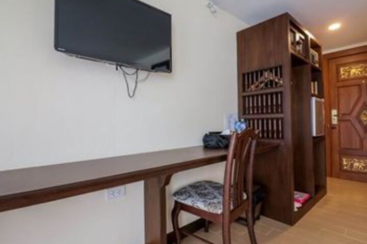 Room 25 of 83
