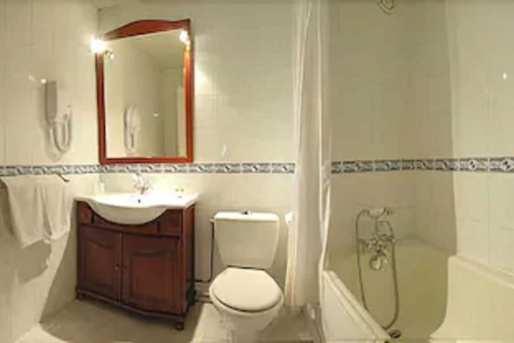 Room 125 of 142
