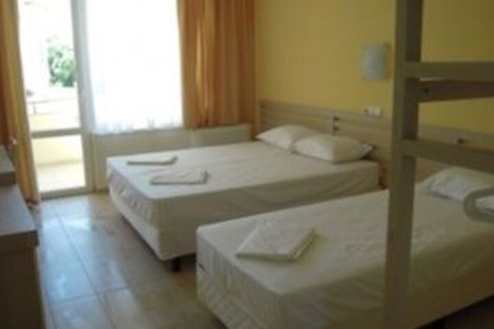 Room 12 of 25