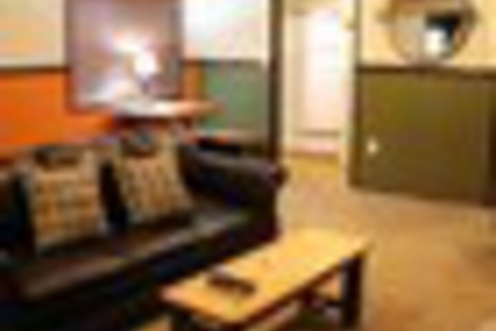 Room 212 of 504