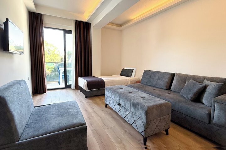 Room 16 of 36