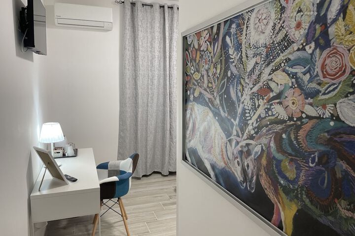 Room 8 of 11