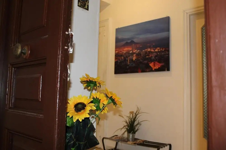 Room 13 of 22