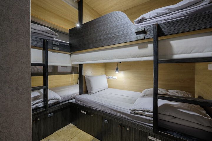 Room 9 of 25