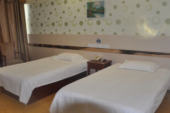 Room 8 of 31
