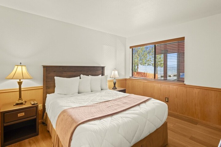 Room 11 of 298