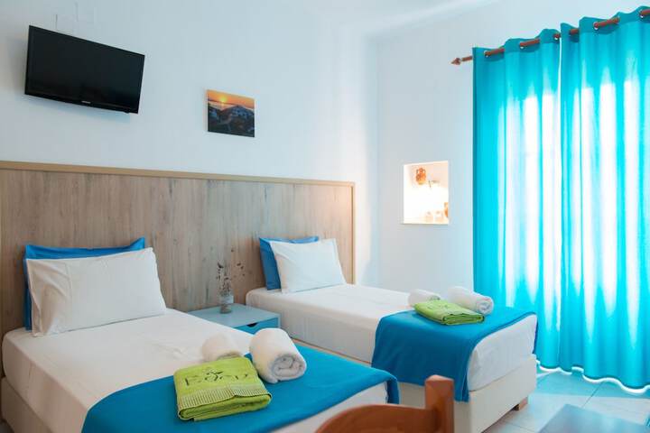 Room 15 of 195