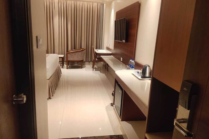 Room 16 of 85