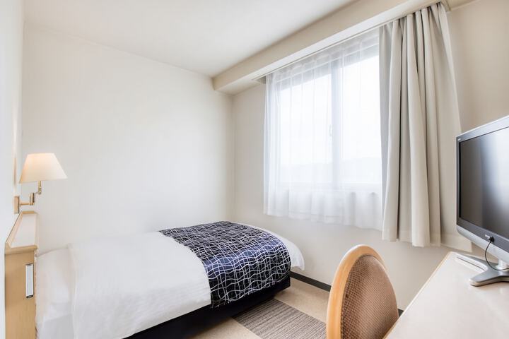 Room 9 of 39