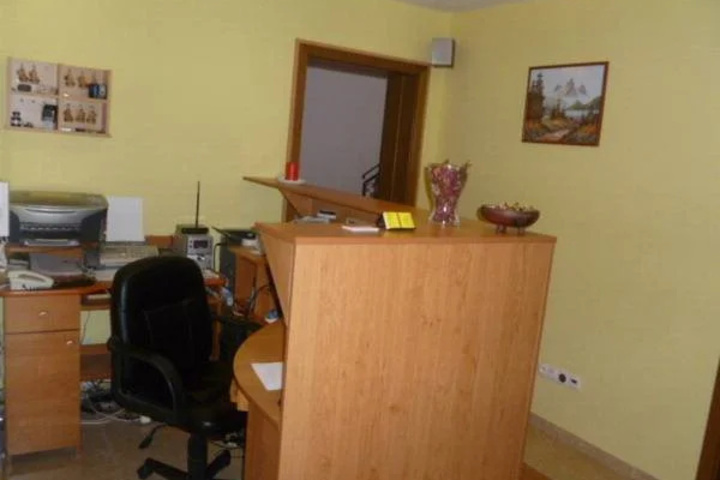 Room 4 of 11