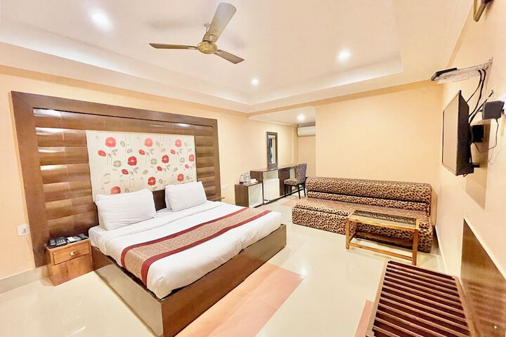 Room 5 of 71