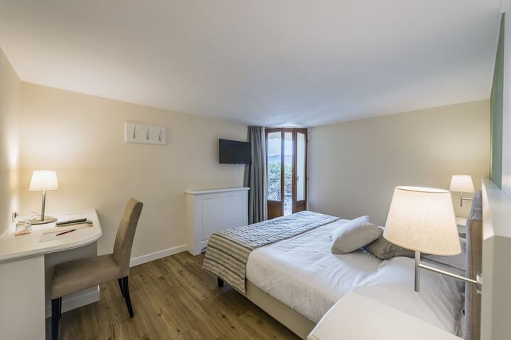 Room 10 of 56