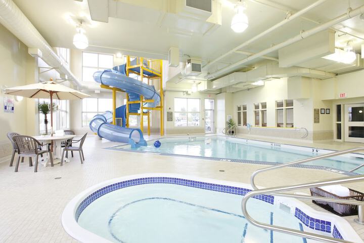 Hotel Pool