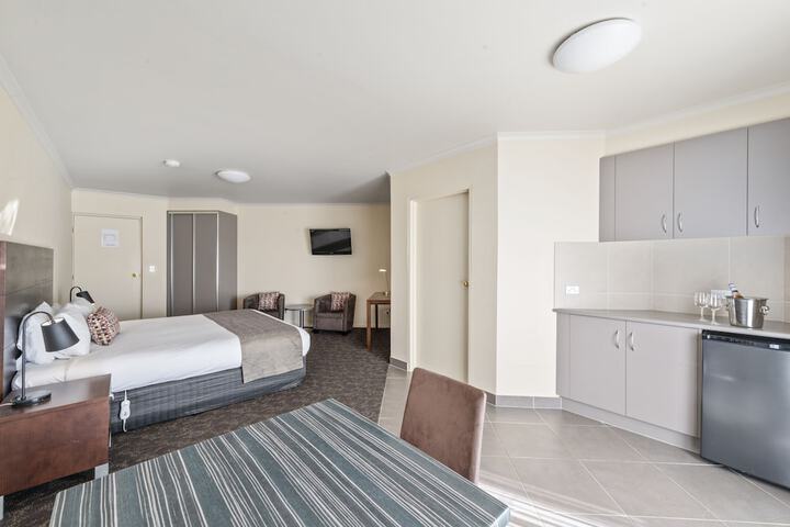 Room 4 of 48