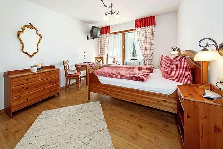 Room 4 of 42