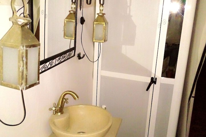 Room 15 of 25