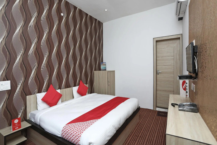 Room 2 of 11