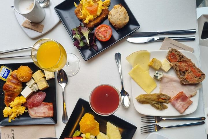 Breakfast/Coffee Service 89 of 112