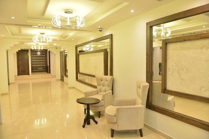 Entrance & Lobby