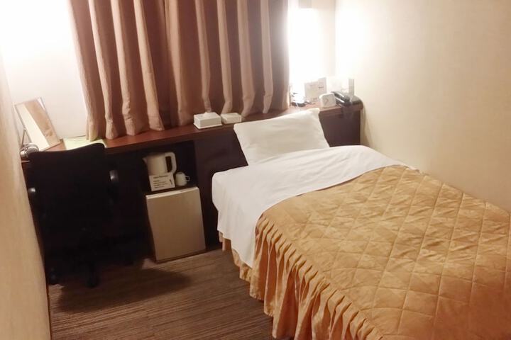 Room 13 of 42
