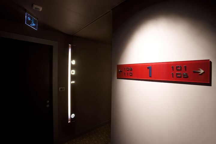 Ballroom/Hall 69 of 93