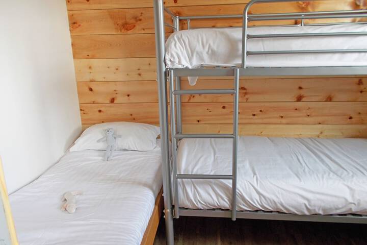 Room 3 of 16