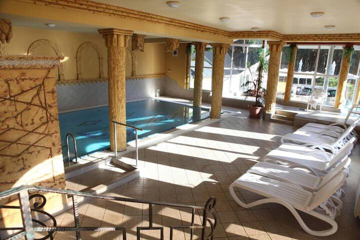 Pool 15 of 42