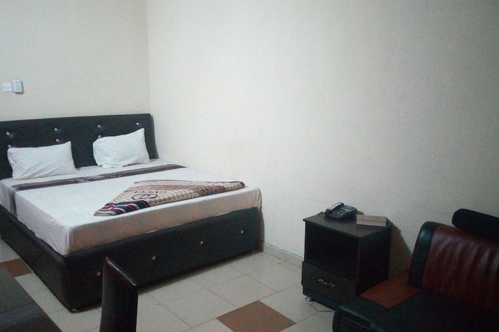 Room 6 of 20
