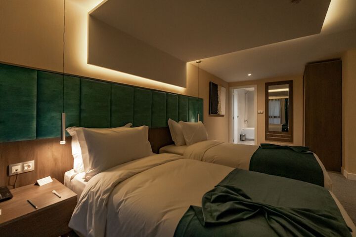 Room 9 of 31