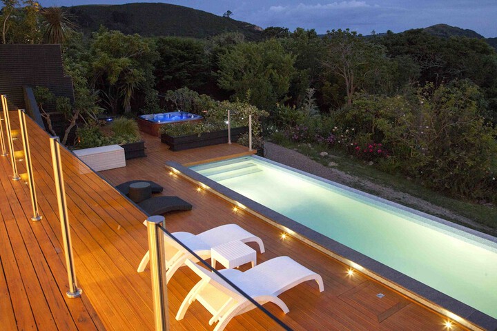 Hotel Pool