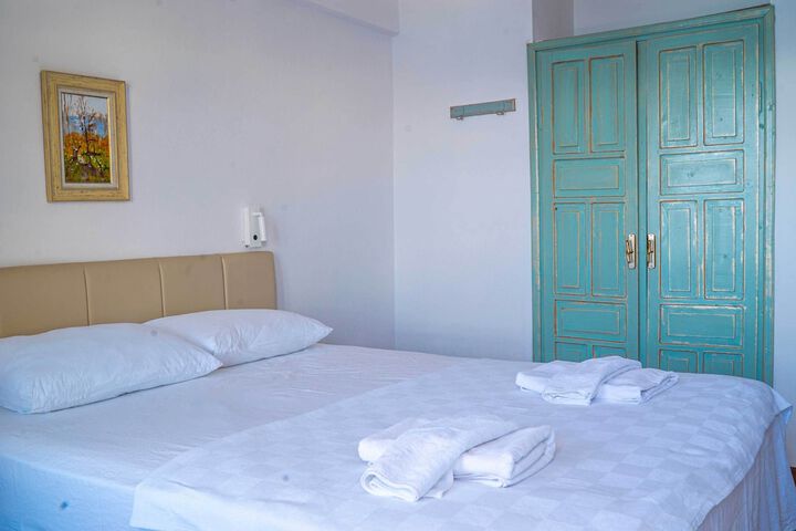 Room 41 of 228