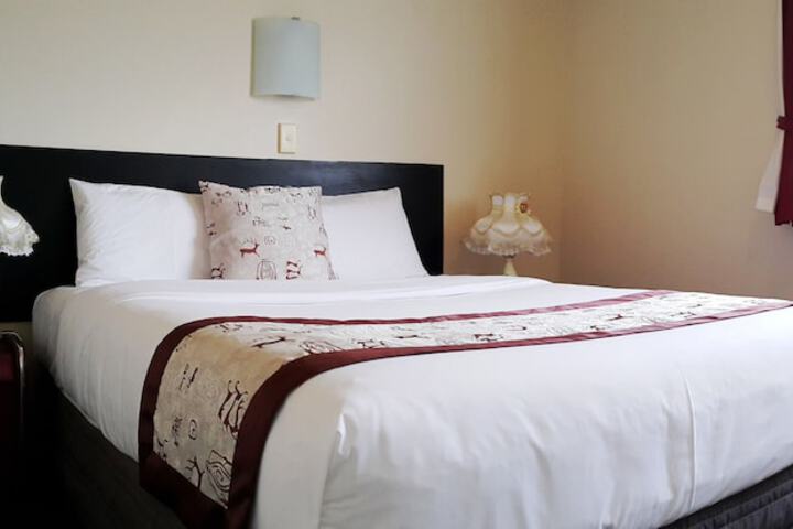 Room 44 of 76