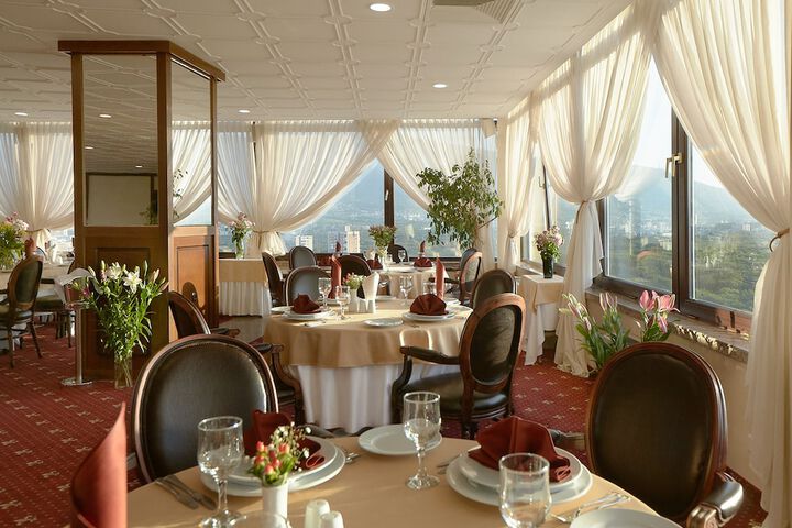 Dining 43 of 57