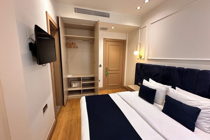 Room 30 of 75
