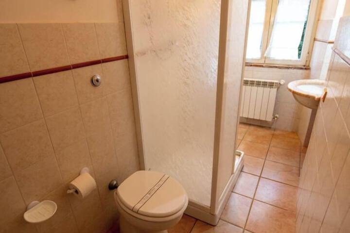 Room 16 of 34