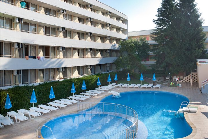 Hotel Pool