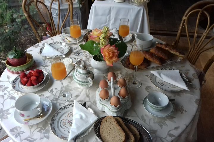 Breakfast/Coffee Service 3 of 16