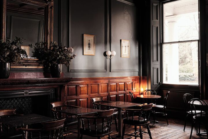 Lounge 41 of 56