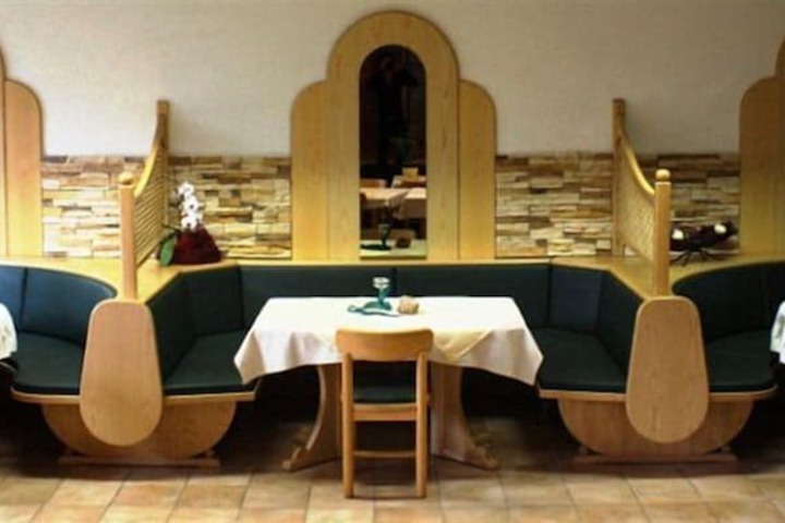 Dining 44 of 73
