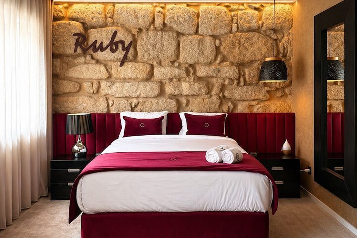 Room 32 of 64