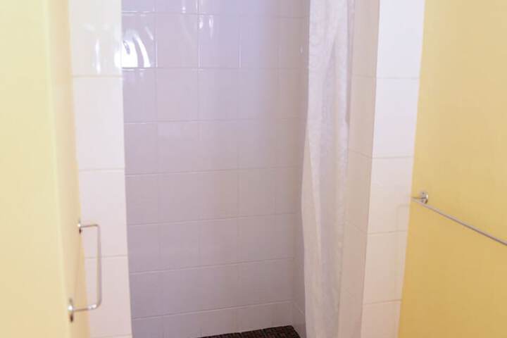 Room 32 of 49