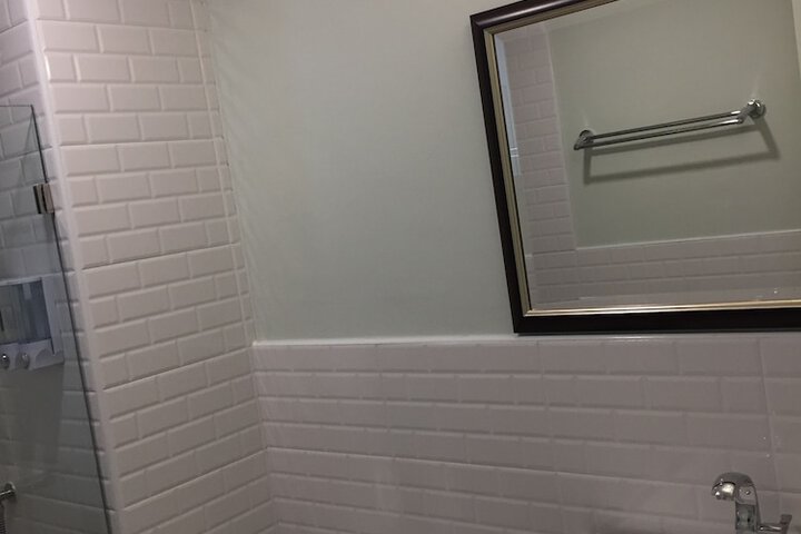 Room 17 of 32