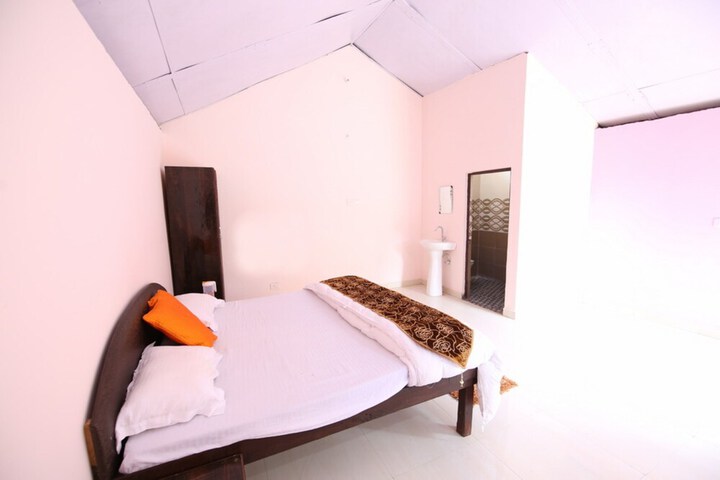 Room 6 of 45