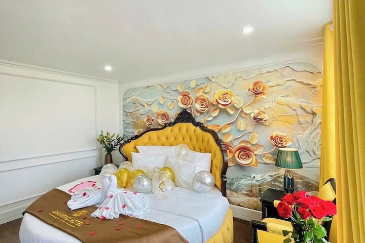 Room 5 of 113
