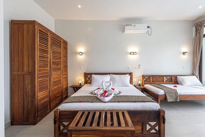Room 4 of 89