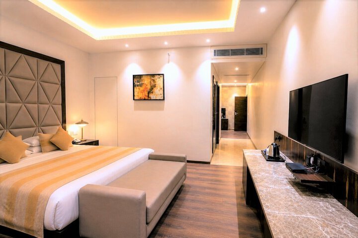 Room 9 of 53
