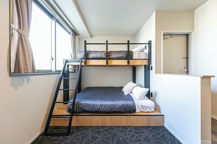 Room 31 of 144