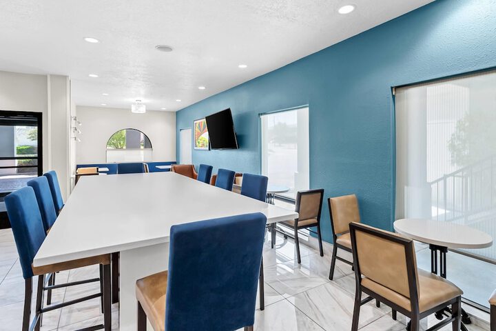 Breakfast/Coffee Service 41 of 46