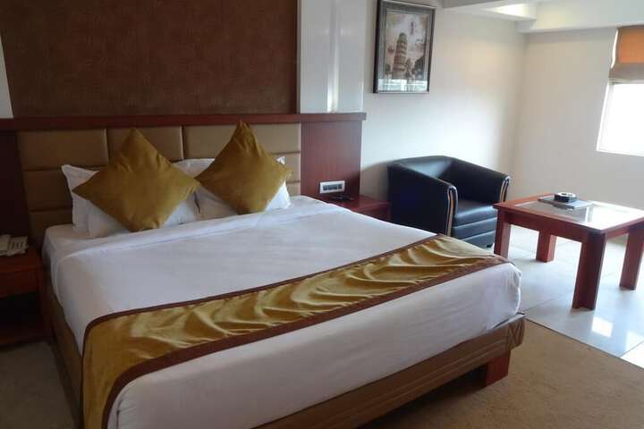 Room 8 of 27