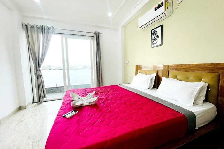 Room 6 of 22